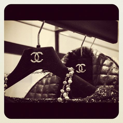 Chanel Chanel Aesthetic, Chanel Coat, Black And White Photo Wall, Classy And Fabulous, Black And White Pictures, Louis Vuitton Twist Bag, Burberry Bag, Coco Chanel, Black Aesthetic