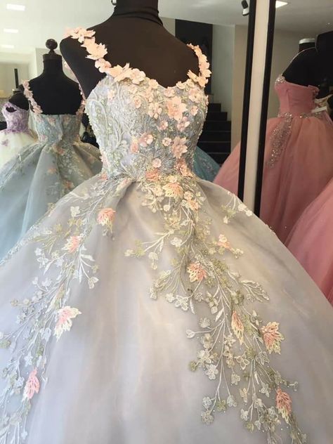 Fairy Themed Quinceanera Dress, Fairy Quinceanera Theme Dresses, Cottagecore Quinceanera Dress, Fairy Quince, Floral Quinceanera Dress, Quince Planning, Ball Gown Quinceanera Dresses, Green Quince, Quinceanera Themes Dresses