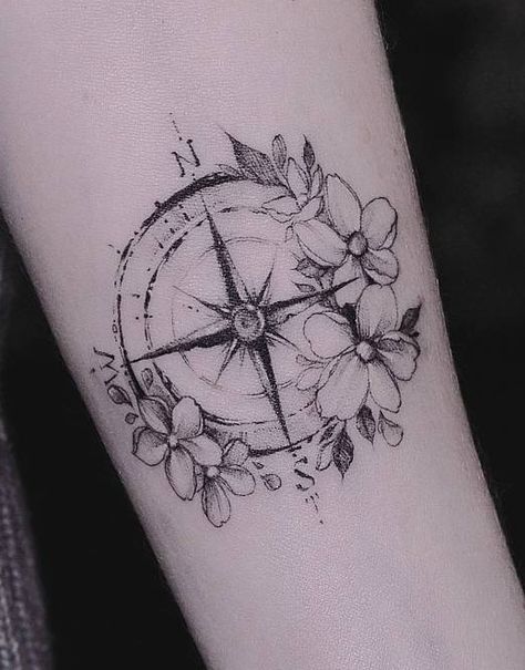 Tropisches Tattoo, 28 Tattoo, Compass Tattoo Design, A Compass, Tattoo Feminina, Time Tattoos, Trendy Tattoos, Skin Art, Couple Tattoos