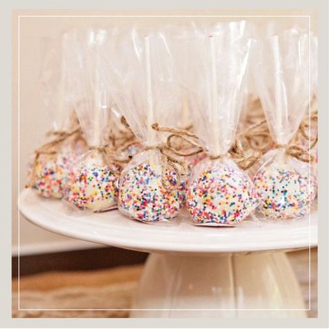 Cake Pop Display, Cake Pop Favors, How To Make Toffee, Unicorn Cake Pops, Pink Cake Pops, Cake Pop Displays, Pop Bag, 50th Cake, Wedding Cake Pops