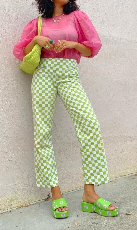 Dopamine Dressing Office, Fun Colorful Outfits For Women, Colorful Bold Outfits, Quirky Going Out Outfits, Green Pink Outfit Aesthetic, Summer Outfits Maximalist, Maximalist Casual Outfit, Dopamine Dressing Outfit Summer, Funky Office Outfits