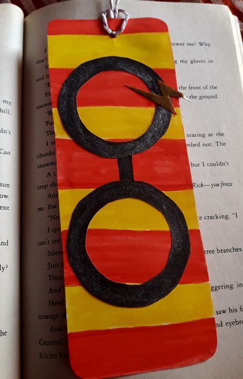 Harry Potter Book Mark Ideas, Bookmarks Handmade Harry Potter, Book Mark Harry Potter, Harry Potter Book Marks Diy, Diy Harry Potter Bookmarks, Book Marks Design Ideas, Home Craft Ideas, Harry Potter Bookmark, Harry Potter Colors