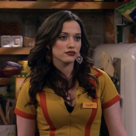 Kat Denning Make Up, Kat Denning Icon, Female Characters Movie, Max Black Aesthetic, 2 Broke Girls Aesthetic, Sarcastic Characters, Kay Denning, Kat Denning, 2 Broke Girl