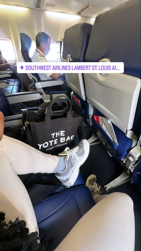 #flightattendant #travel #blackgirlsrock #baddiestyle #airplane Airport Flicks, Relationship Pics, Airport Fits, Baddie Style, Plane Ride, Southwest Airlines, Jet Lag, Flight Attendant, Cute Black