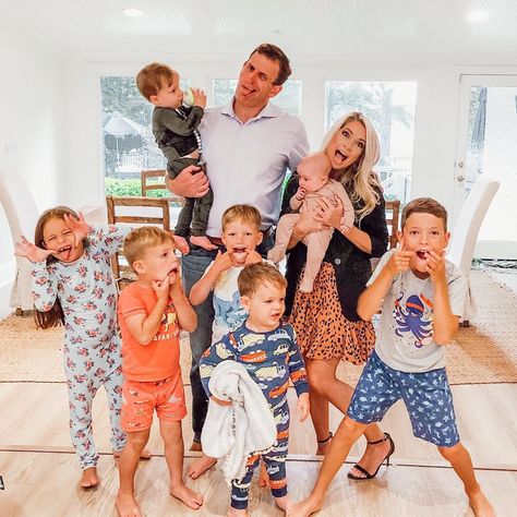 Kristen Schroder’s Instagram profile post: “Yep this is our darling chaos!!! Isaac and Max think we’re nuts and Bernadette is wondering🤔 what in the world she got herself into!!😂 Hope…” Family Photo Aesthetic, Big Family Aesthetic, Big Family Photos, Cute Family Pictures, Toddler Boy Room Decor, Toddler Boys Room, Cute Twins, Foster Family, Dream Family