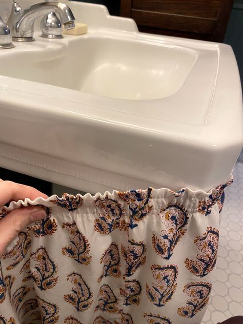 From-scratch sink skirt tutorial / Create / Enjoy Skirted Pedestal Sink, Skirted Sink Bathroom, Pedestal Sink Skirt, Pedestal Sink Curtain, Sink With Curtain Underneath, Farmhouse Cloakroom, Sink Skirt Laundry Room, Utility Sink Skirt Diy, Diy Sink Skirt