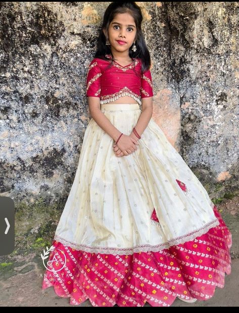 Girls Lehanga Blouse Designs, Kids Dresses For Girls Indian, Lehenga Blouse Designs For Kids, Kids Blouse Designs For Lehanga, Girls Lehenga Designs, Mehndi Dress Bridal, Style Aesthetics Types, Casual Style Aesthetic, Kids Lehanga Design