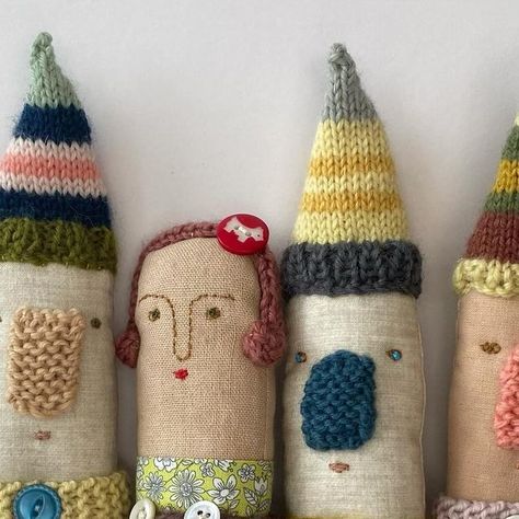 Knitted Tapestry, Cathy Cullis, Textile Art Dolls, Making Dolls, Stitch Doll, Folk Doll, Folk Art Dolls, Linen Fabrics, Waldorf Toys