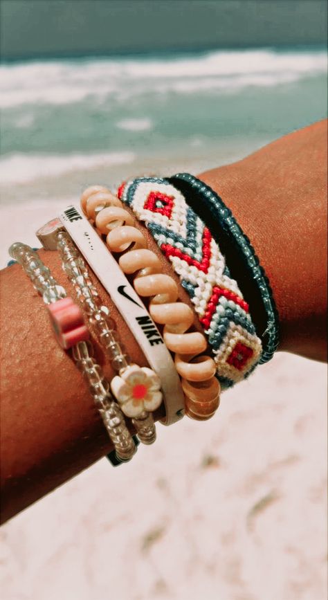 Summer Wrist, Cute Friendship Bracelets, Preppy Bracelets, Summer Bracelets, Wristbands, Bracelet Stack, Friendship Bracelet, Cute Jewelry, The Picture