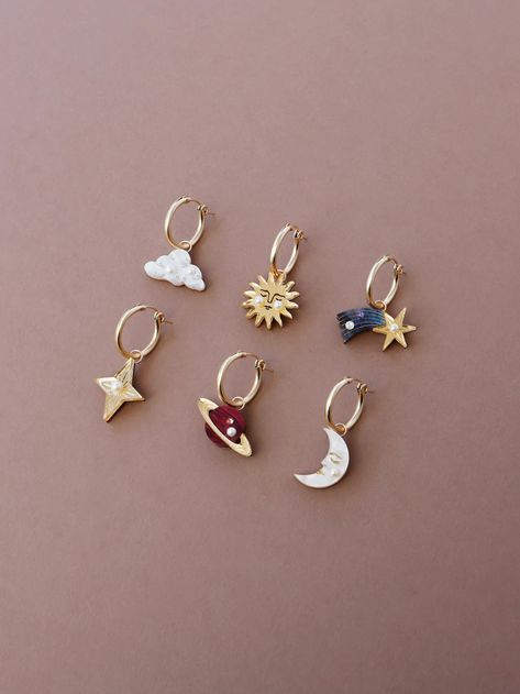 Simple Elegant Jewelry, Diy Bijoux, Sun Charm, Dream Aesthetic, Beaded Jewelry Designs, Funky Jewelry, Jewelry Lookbook, Moon Jewelry, Moon Charm