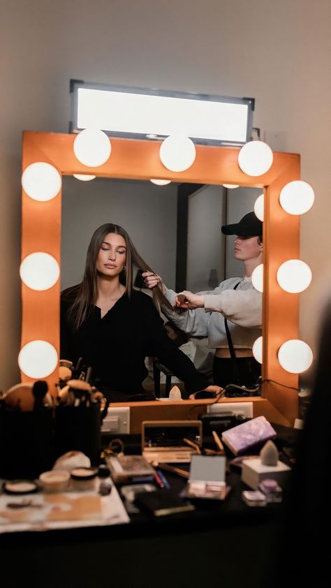 Hailey Bieber Youtube, Hailey Bieber Outfits, Hailey Rhode, Hailey Bieber Style, Beautiful Inside And Out, Beauty Guru, Hailey Baldwin, Hailey Bieber, Mean Girls