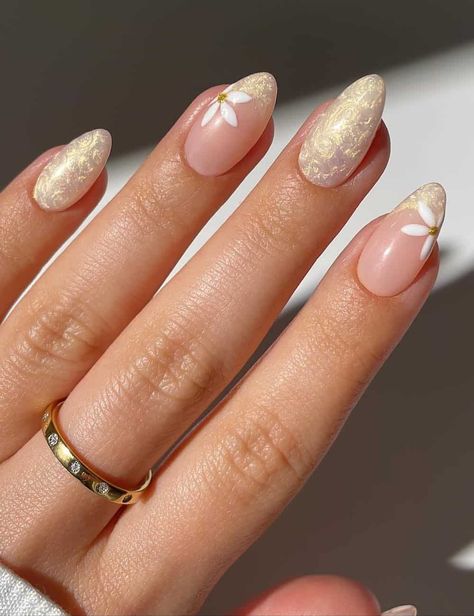 Nagellack Trends, Pearl Nails, Nagel Inspo, Neutral Nails, Bridal Nails, Floral Nails, Chic Nails, Nail Accessories, Flower Nails