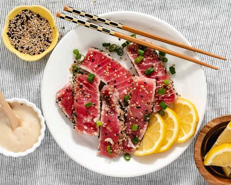 Starkist Tuna Recipes, Yellow Fin Tuna Recipe, Seared Yellowfin Tuna, Bluefin Tuna Recipe, Cooking Ahi Tuna, Sesame Marinade, Tuna Grilled, Tuna Dinner Recipes, Anti Fungal Diet