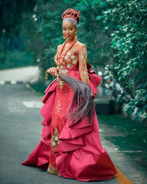 40 Gorgeous Wedding Dress Styles For Your African Traditional Wedding - The GlossychicFacebookTwitterEmailPinterestMIXWhatsAppLinkedInFlipboard Nigerian Wedding Dresses, Nigerian Wedding Dresses Traditional, Nigerian Dress Styles, Igbo Traditional Wedding, Nigerian Wedding Dress, Bun Style, Igbo Bride, Nigerian Traditional Wedding, African Traditional Wedding Dress