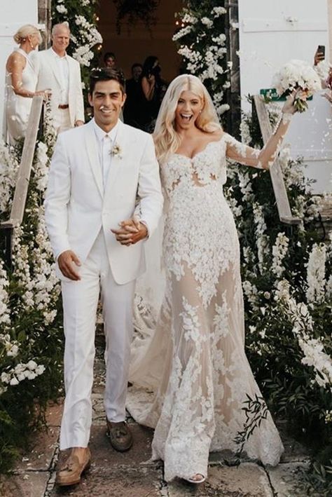 Bride And Groom In All White, All White Bride And Groom Outfit, Groom And Bride In White, White Groom Outfit, Bride And Groom All White, White Groom Suit With Bride, All White Bride And Groom, All White Groom, White Suit Wedding