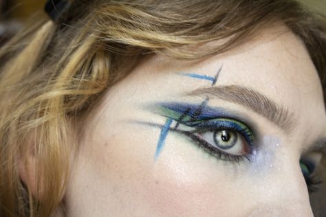 Plaid Eye Makeup, 70s Punk Makeup, Alt Formal, Plaid Makeup, Eye Makeup Eyeshadow, 70s Punk, Black Alt, Punk Makeup, Formal Makeup