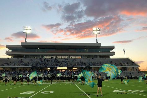 Broncos Stadium, High School Games, Texas High School, Pro Football Teams, High School Football Games, Football Recruiting, Houston City, American High School, College Football Games