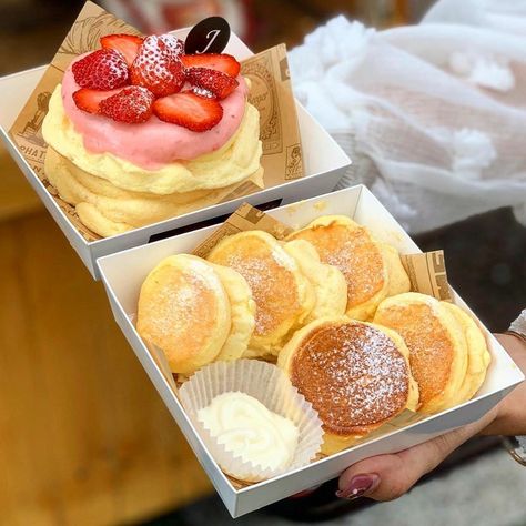 Mini Pancake Maker, Pancakes Fluffy, Dessert Waffles, Food Business Ideas, Mini Pancakes, Tasty Pancakes, Makanan Diet, Mini Donuts, Cute Desserts