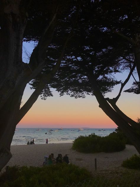 #sunset #sun #summer #australia #melbourne #melb #sorrento #ocean #beach #rainbow #aus #aesthetic #warm #pink #blue #yellow #pastel #orange #sky #rainbow 4am Club, Sorrento Australia, Summer Australia, Sorrento Beach, Beach Rainbow, Sky Rainbow, Pastel Beach, Yellow Pastel, Australia Melbourne