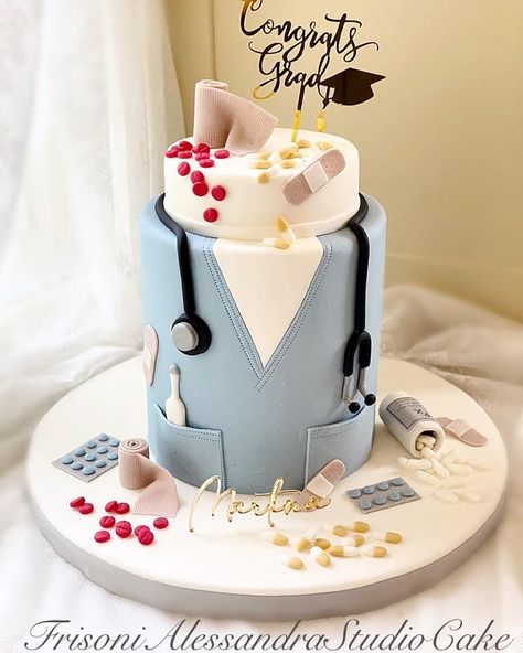 Nurse Birthday Cake Ideas, Birthday Cake For Nurse, Baby Boy Christening Cake, Medical Cake, Nurse Cake, Christening Cake Boy, Nurse Birthday, Nursing Cake, Vet Nurse