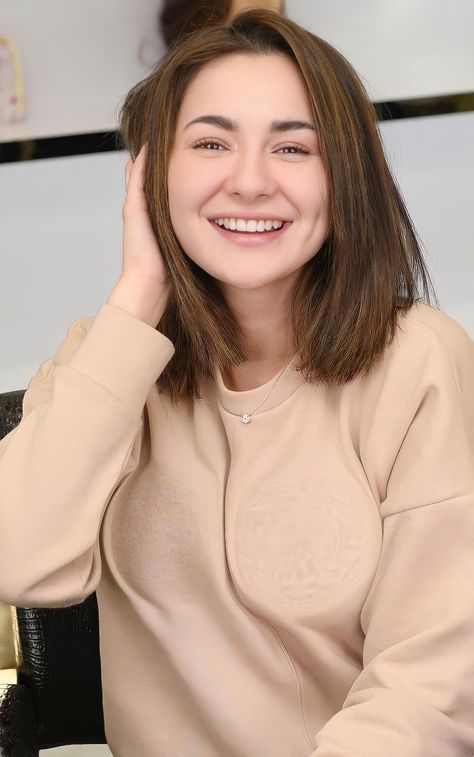 Without Make-up Hania Amir Hania Amir, Wedding Couple Poses Photography, Fashion Sketches Dresses, Haircut Hairstyle, Wedding Dresses For Girls, Pakistani Actress, Curly Hair Tips, Stylish Girl, The Truth