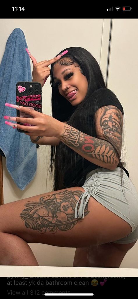 Tatted Black Baddies, Tatted Baddies, Bad Outfits, Lash Packaging, Cute Birthday Outfits, Pretty Tattoos For Women, Frontal Hairstyles, Cute Tattoos For Women, Mirror Pics