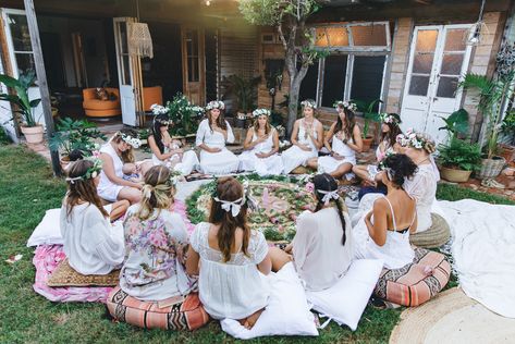 Women’s Circle Aesthetic, Sacred Circle Women, Womans Circle Ideas, Bridal Blessing Circle, Goddess Circle Ideas, Woman’s Circle, Womens Circle Aesthetic, Sister Circle Ideas, Women’s Circles