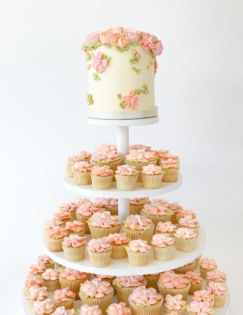 Cupcakes Tower, Cupcake Towers, Dogs Instagram, Cake Tower, Buttercream Roses, Instagram Username, Username Ideas, Buttercream Cupcakes