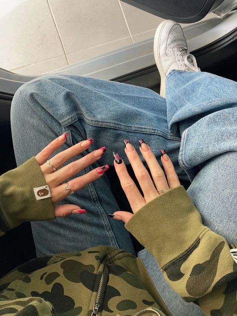 Best Friend Nails Ideas, Subtle Nails, Grunge Nails, Glow Nails, Classy Acrylic Nails, Soft Nails, Gem Nails, Star Nails, Girls Nails