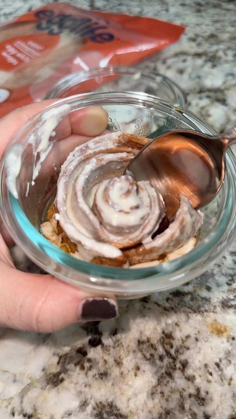 Jackie Hartlaub | 10 MIN LOW CARB CINNAMON ROLLS USING @egglifefoods SWEET CINNAMON EGGLIFE WRAPS #ad These egglife better-for-you cinnamon rolls are… | Instagram Low Carb Cinnamon Rolls, Egg White Wraps, Egg Whites Wrap, Super Target, Butter Cinnamon, Keto Cinnamon Rolls, Egg Wrap, Local Grocery Store, Best Low Carb Recipes