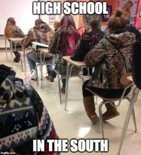 This is literally how my school used to be lol Southern Humor, Country Girl Life, Country Jokes, Hunting Humor, Country Girl Quotes, Country Memes, And So It Begins, Country Humor, E Card