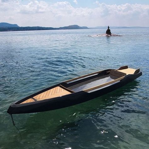 Kayak Fishing Setup, Canoe Plans, Wooden Kayak, Duck Boat, Wooden Boat Building, Kayak Boats, Cool Boats, Wood Boats, Boat Stuff