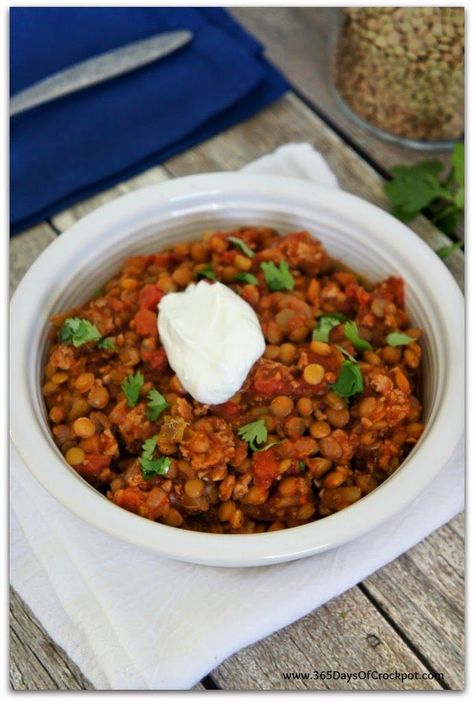 This healthy, easy slow cooker turkey lentil chili is the perfect meal for any night of the week.  It fills you up without filling you out while still having tons of flavor. Even though this is a simple and healthy recipe it’s one of my favorites lately.  It’s perfect for a cold day and is … Turkey Lentil Chili, Slow Cooker Turkey Chili Recipe, Crockpot Ground Turkey, Turkey Lentil, Slow Cooker Healthy, Ground Turkey Crockpot Recipes, Lentil Chili Recipe, Healthy Chili Recipe Turkey, Slow Cooker Turkey Chili