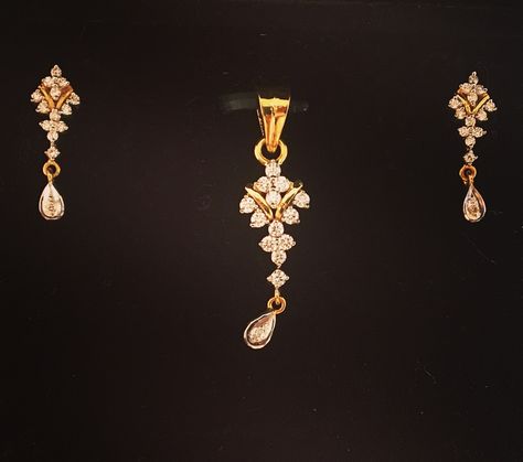 Diamond Earrings Indian Daily Wear, Indian Daily Wear, Trendy Gold Earrings, Diamond Earrings Indian, Diamond Danglers, Emerald Stone Rings, Bride Jewelry, Gold Chain With Pendant, Gold Bride Jewelry