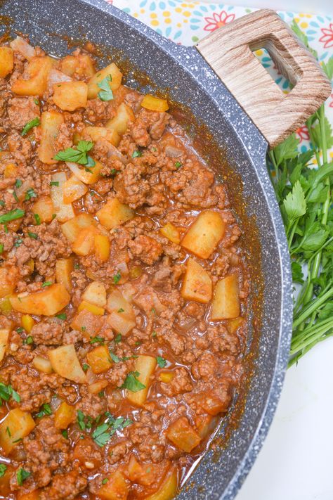 Mexican Picadillo Recipe Ground Beef, Picadillo Con Papas Recipe, Turkey Picadillo Recipe, Mexican Picadillo Recipe, Carne Picada Recipes, Mexican Picadillo, Beef Picadillo, Picadillo Recipe, Ground Beef And Potatoes