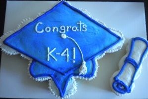 graduation cupcake cake pictures | Graduation Cap and Diploma Cupcake Cake | That Sweet Ang Graduation Pull Apart Cupcakes, Graduation Sweets, Graduation Cupcake Cake, Shaped Cupcakes, Grad Cakes, Decorate Cupcakes, Pull Apart Cupcake Cake, Shaped Cakes, Pull Apart Cake