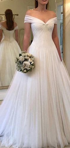 Wedding Dress Tea Length, Wedding Dress Silk, Sheath Wedding Gown, Pretty Wedding Dresses, Wedding Dress Chiffon, Top Wedding Dresses, Tulle Ball Gown, Wedding Dresses Strapless, Wedding Dress Trends