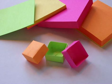 TO DO: Learn how to make these cute Origami Post-it boxes..as a hidden talent, plus a few of these would look cute strewn around on my office desk top Post It Origami, Note Origami, Sticky Note Crafts, Origami Kutu, Sticky Note Origami, Notes Diy, Notes Craft, Cute Origami, Origami Ideas