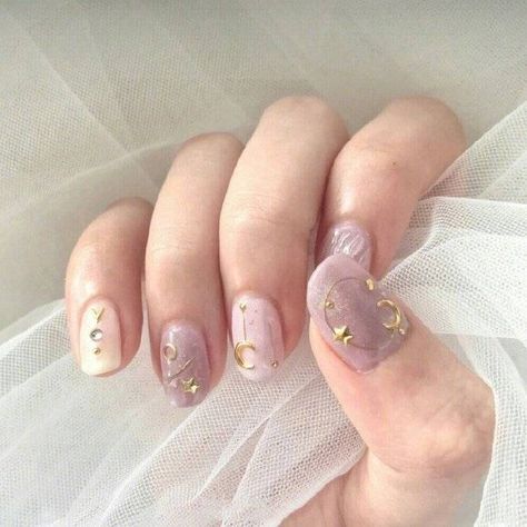 Nails Moon, Nail Star, Moon Manicure, Star Nail, Moon Nails, Star Nails, Popular Outfits, Star Moon, Moon Star