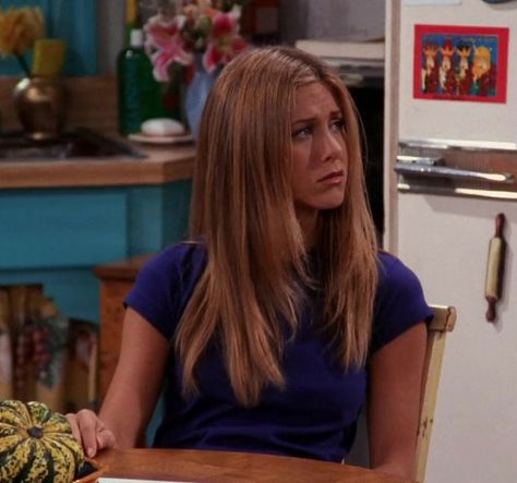 FRIENDS 1999 (S6 E6) Rachel "The One On The Last Night". Friends Jennifer Aniston, Rachel Green Hair, Rachel Haircut, Jeniffer Aniston, Rachel Green Outfits, Jennifer Aniston Hair, Jenifer Aniston, Jen Aniston, Tv Show Outfits