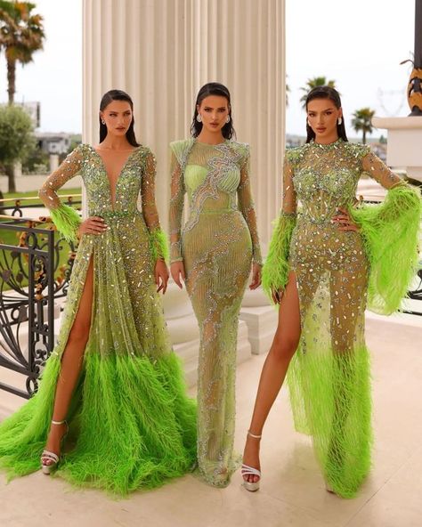 Fashions Universe 🟣 (@fashions.universe) • Instagram photos and videos Glam Bridesmaid Dresses, Glam Bridesmaid, Dress Tips, Exquisite Gowns, Classy Prom Dresses, Stunning Prom Dresses, Womens Prom Dresses, Dream Wedding Ideas Dresses, Elegantes Outfit