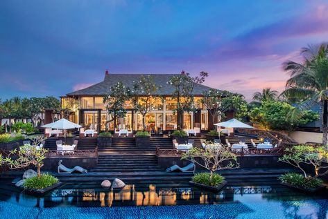 The 18 Most Luxurious Hotels and Resorts in Bali Hotel Rewards Programs, Resort In Bali, Romantic Resorts, Voyage Bali, Bali Honeymoon, Bali Resort, Bali Vacation, Honeymoon Hotels, Most Luxurious Hotels