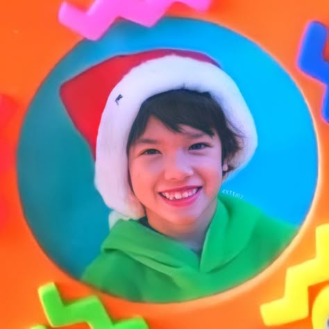 Conan Gray Christmas, Conan Gray And Olivia Rodrigo, Conan Core, Never Ending Song, Conan Aesthetic, Taylor Swift Christmas, Losing Your Mind, Conan Grey, Traffic Cone