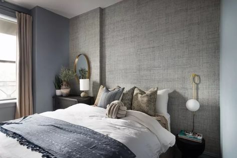 11 Bedroom Accent Wall Ideas You Can Totally Do Yourself Bedroom Focal Wall Ideas, Bedroom Focal Wall, Focal Wall Ideas, Bedroom Accent Wall Ideas, Dusty Pink Bedroom, New York Bedroom, Bedroom Accent Wall, White Built Ins, Accent Wall Ideas