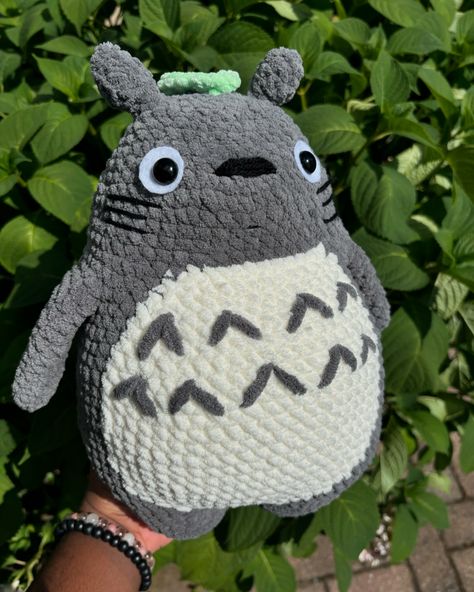 To-to-ro! To-toooo-ro!! . . I am in love with my giant Totoro!!! I’m already itching to make more lol. . Pattern: @pemeamishop Yarn: Bernat Blanket Yarn . . #totoro #totorolover #myneighbortotoro #studioghibli #ghibli #crochet #crocheting #crochetart #amigurumi Totoro Crochet Blanket Pattern Free, Crochet Amigurumi Totoro, Totoro Crochet Pattern Free, Ghibli Crochet, Totoro Crafts, Totoro Crochet, Totoro Amigurumi, Crochet Charms, Crochet Totoro