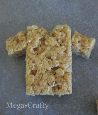 Turn Rice Krispies Treats into football jerseys and support the home team Rice Krispie Pops, Super Bowl Treats, Football Party Foods, Bowl Ideas, Rice Krispies Treats, Krispies Treats, Rice Krispie Treats, Rice Krispie, Football Party