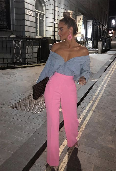 Baby Spice, Outfit Mujer, Pants Outfits, Elegante Casual, Travel Work, Pink Pants, Style Trends, Summer Style Casual, Looks Chic