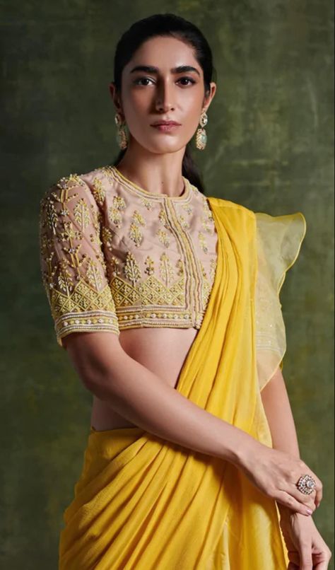 Yellow Blouse Designs, Designing Blouse, Sari Blouse Styles, Saree Combination, Saree Shoot, Magam Work, Biology Projects, Adorable Dresses, Haldi Outfits