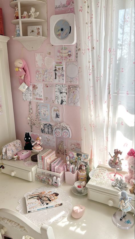 Room Grung Aesthetic, Croquette Aesthetic Room Pink, Bedroom Decor Aesthetic Pink, Pink Hyper Feminine Room, Dolly Room Aesthetic, Hyper Feminine Room Decor, Coquette Room Inspo Pink, Pink Room Minimalist, Coquette Kawaii Room