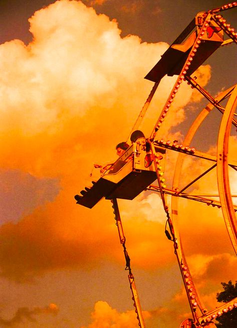 Quotes About Photography, Orange Aesthetic, World Photography, Yellow Aesthetic, Aesthetic Colors, Retro Aesthetic, Aesthetic Vintage, Out Of This World, Amusement Park